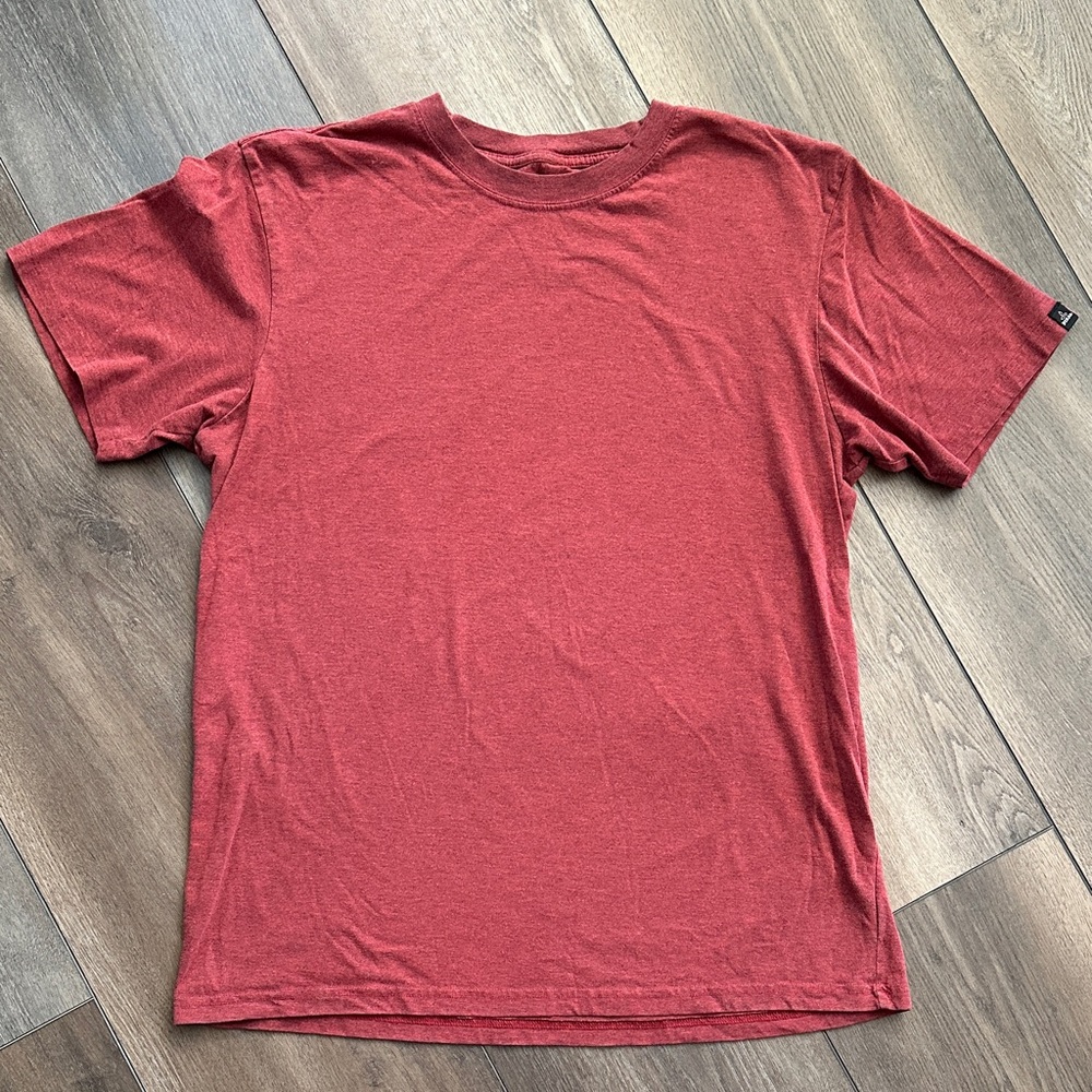 Prana Men's Short Sleeve Crew Tee in Brick Red